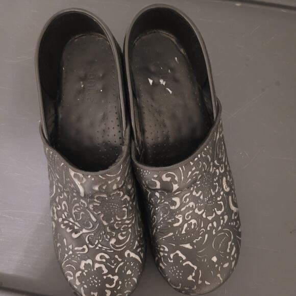 Sanita Original Danish CLogs Signature Patent Leather Womens 42/ US 10.5 Emboss - Picture 5 of 7